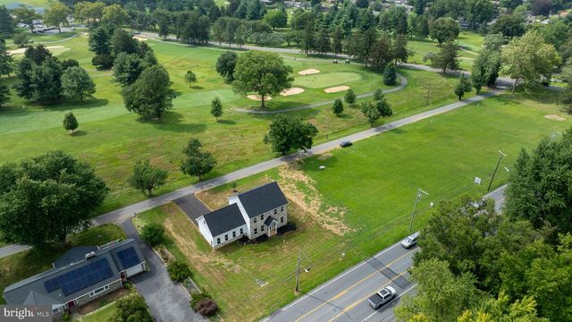 2012 MELODY LN, Lancaster, PA 17601