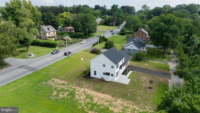 2012 MELODY LN, Lancaster, PA 17601