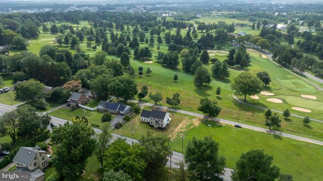 2012 MELODY LN, Lancaster, PA 17601