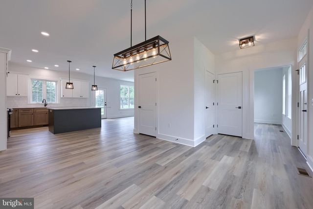 2012 MELODY LN, Lancaster, PA 17601