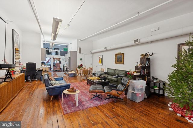 215 CHURCH ST, Philadelphia, PA 19106