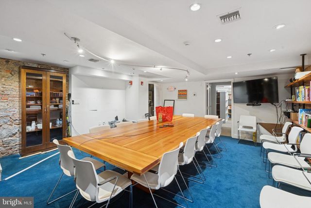 215 CHURCH ST, Philadelphia, PA 19106