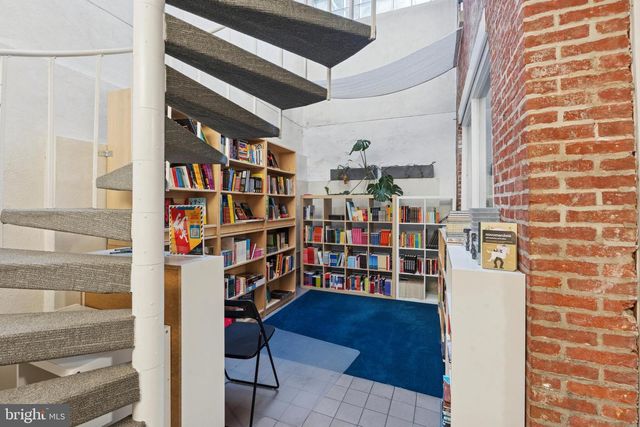 215 CHURCH ST, Philadelphia, PA 19106