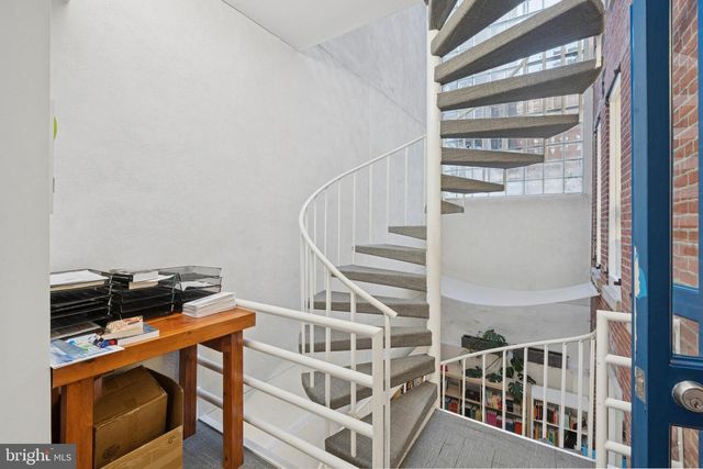 215 CHURCH ST, Philadelphia, PA 19106