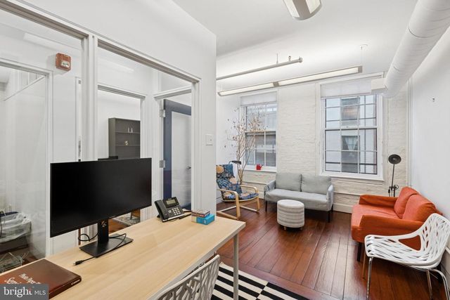 215 CHURCH ST, Philadelphia, PA 19106