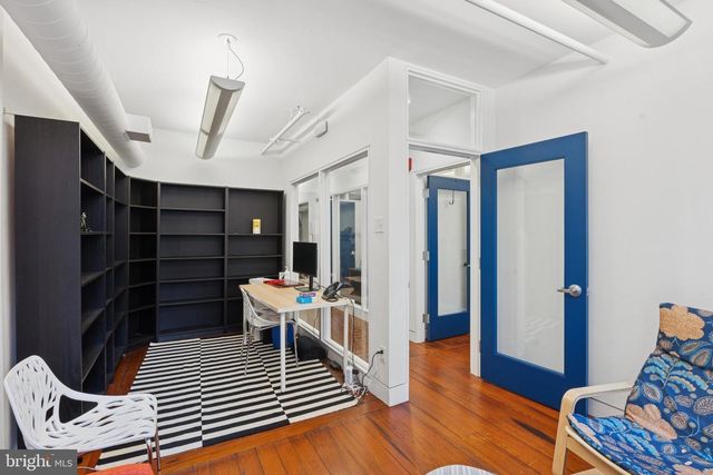 215 CHURCH ST, Philadelphia, PA 19106