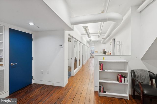 215 CHURCH ST, Philadelphia, PA 19106