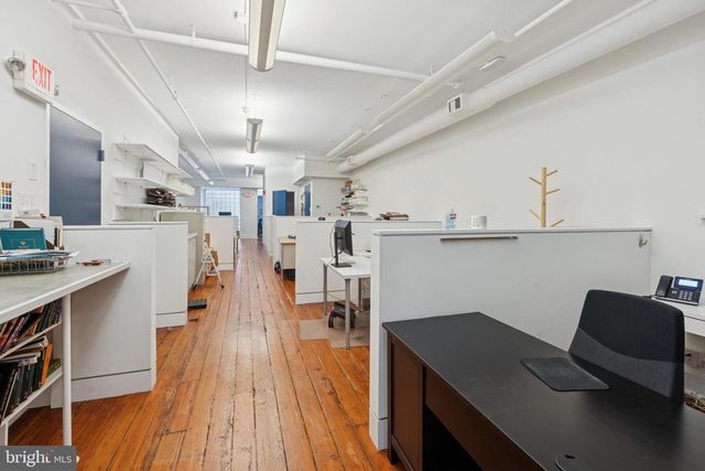 215 CHURCH ST, Philadelphia, PA 19106