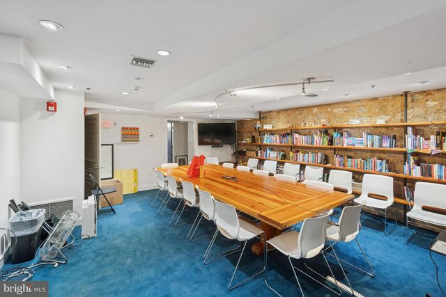 215 CHURCH ST, Philadelphia, PA 19106