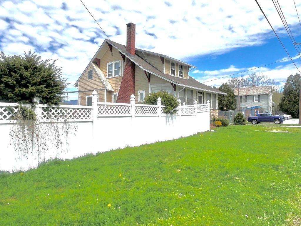 20 Dana Avenue, Rutland City, VT 05701