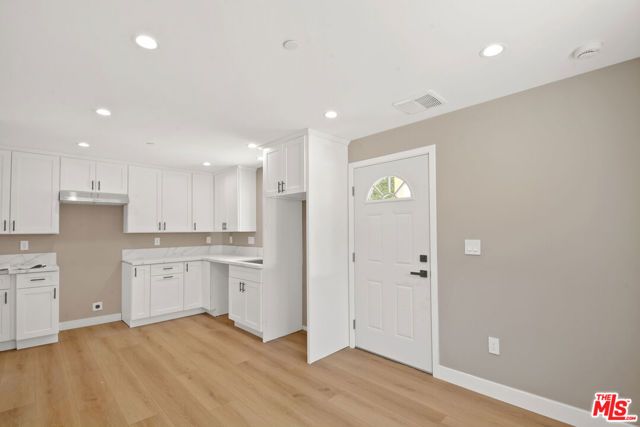 15428 Camarillo Street, Sherman Oaks, CA 91403