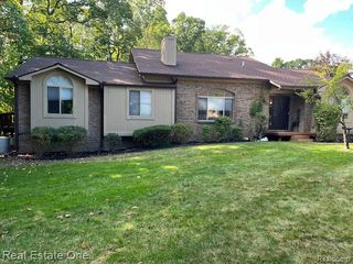 7453 Pepper, West Bloomfield, MI 48322