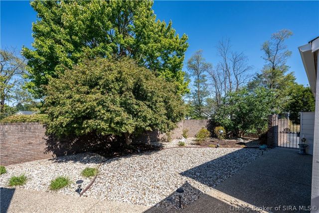 38 Abby Chase, Jeffersonville, IN 47130