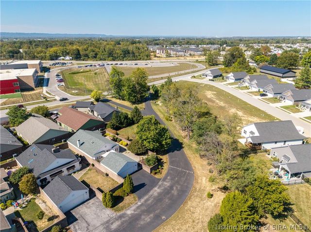 38 Abby Chase, Jeffersonville, IN 47130