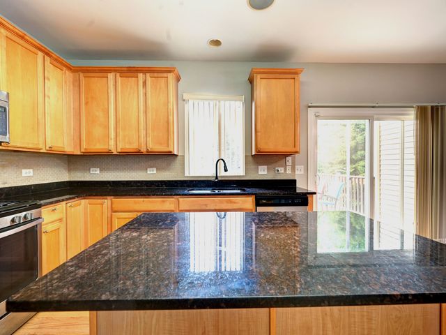 6 Forsythia Court, Bolingbrook, IL 60490