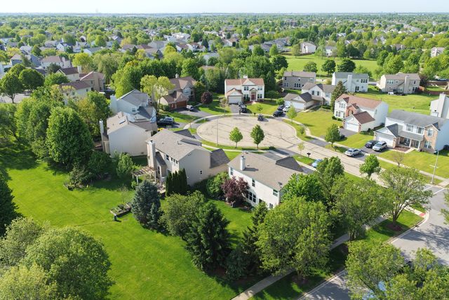 6 Forsythia Court, Bolingbrook, IL 60490