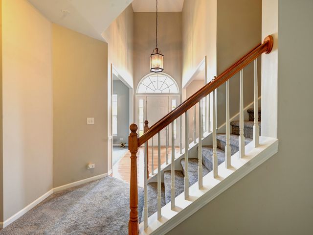 6 Forsythia Court, Bolingbrook, IL 60490
