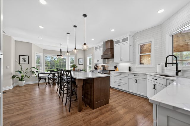 37W530 Grey Barn Road, St. Charles, IL 60175