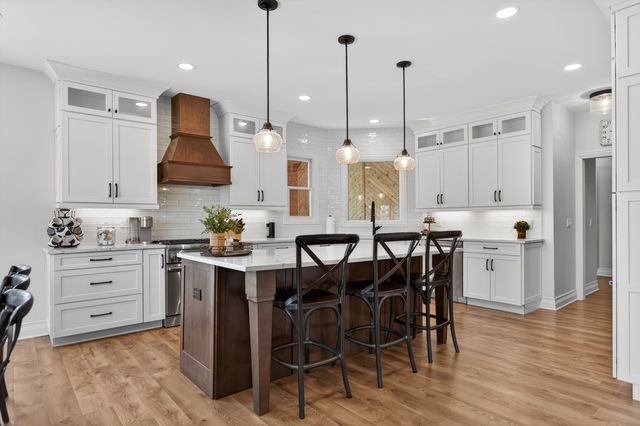 37W530 Grey Barn Road, St. Charles, IL 60175