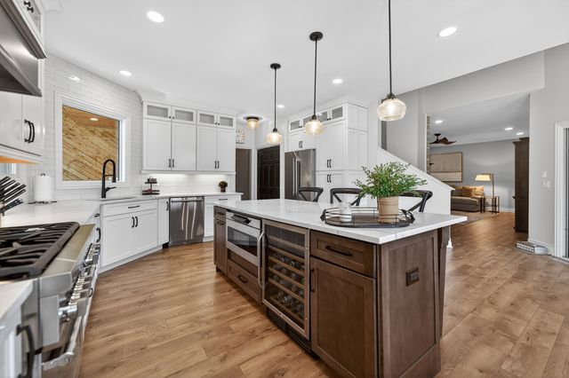 37W530 Grey Barn Road, St. Charles, IL 60175