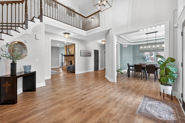 37W530 Grey Barn Road, St. Charles, IL 60175
