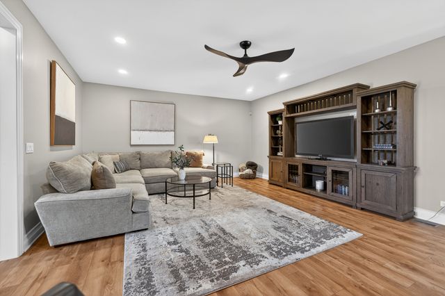 37W530 Grey Barn Road, St. Charles, IL 60175