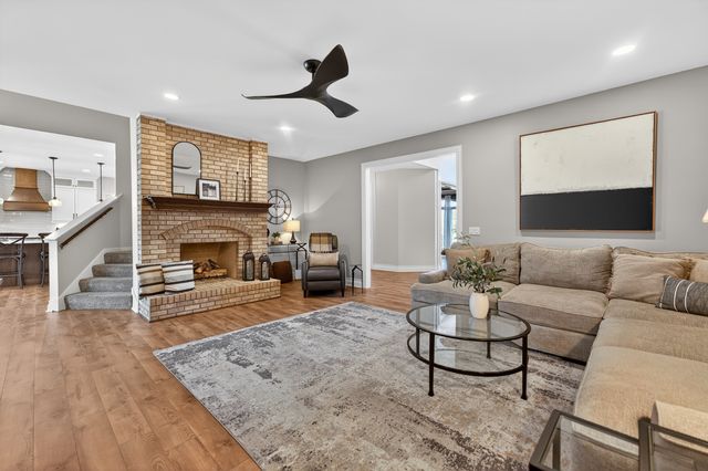 37W530 Grey Barn Road, St. Charles, IL 60175