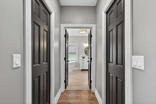 37W530 Grey Barn Road, St. Charles, IL 60175