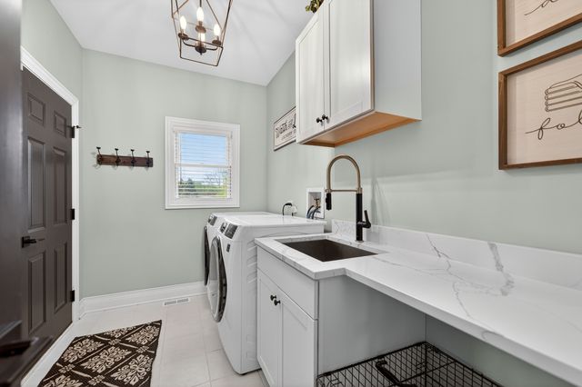 37W530 Grey Barn Road, St. Charles, IL 60175