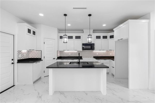 1221 E Acacia Drive, San Juan, TX 78589