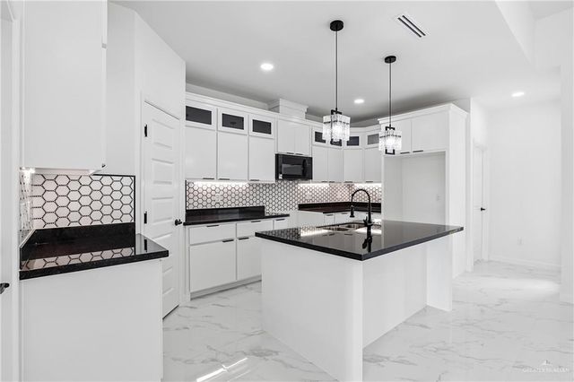 1221 E Acacia Drive, San Juan, TX 78589