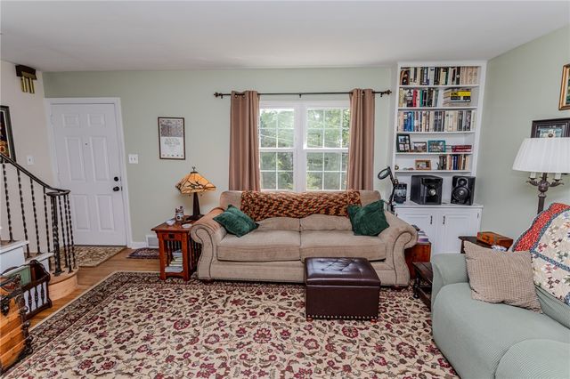 57 8th St, South Union Twp, PA 15401
