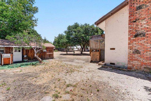 82 Doering Lane, Watsonville, CA 95076