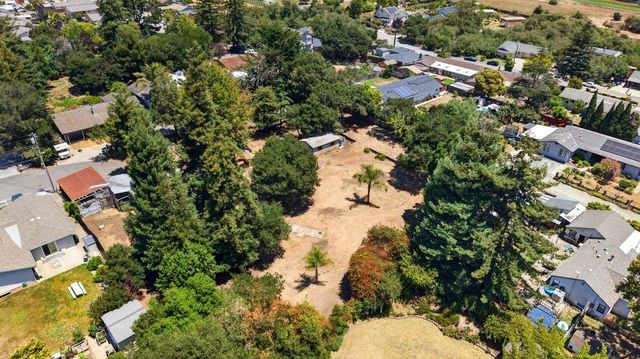 82 Doering Lane, Watsonville, CA 95076