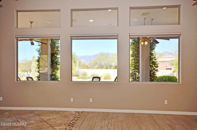 990 W Silver Spring Place, Oro Valley, AZ 85755