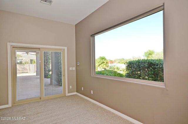 990 W Silver Spring Place, Oro Valley, AZ 85755