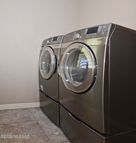 990 W Silver Spring Place, Oro Valley, AZ 85755