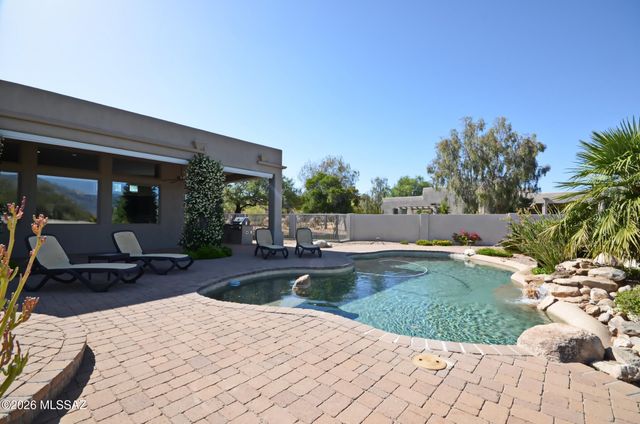990 W Silver Spring Place, Oro Valley, AZ 85755