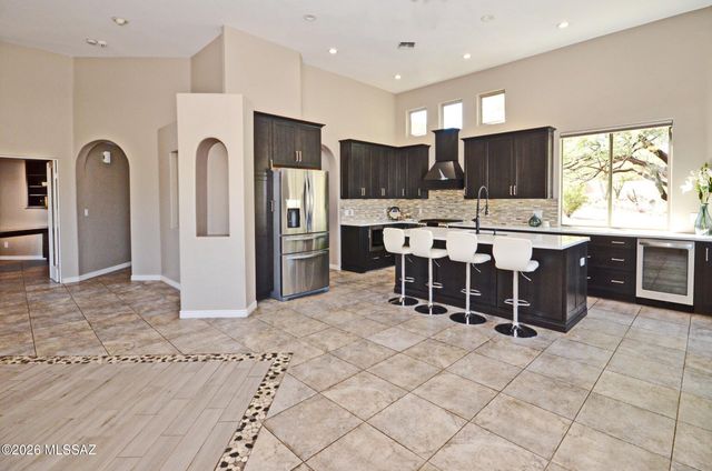 990 W Silver Spring Place, Oro Valley, AZ 85755