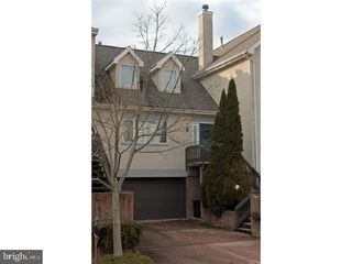 2 LEXINGTON CT, Princeton, NJ 08540