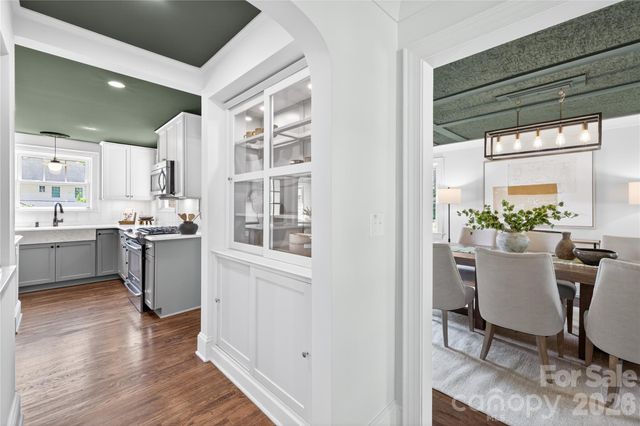 2501 Runnymede Lane, Charlotte, NC 28209