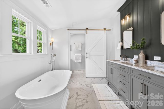 2501 Runnymede Lane, Charlotte, NC 28209