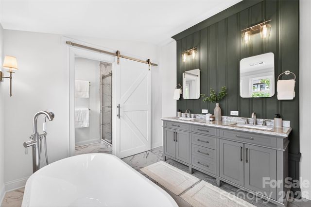 2501 Runnymede Lane, Charlotte, NC 28209