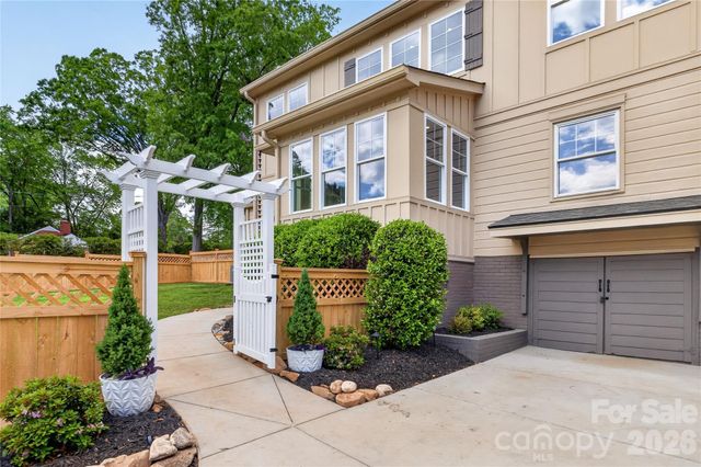 2501 Runnymede Lane, Charlotte, NC 28209