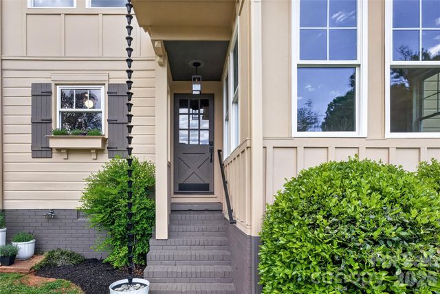 2501 Runnymede Lane, Charlotte, NC 28209
