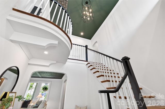 2501 Runnymede Lane, Charlotte, NC 28209