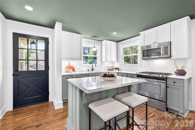 2501 Runnymede Lane, Charlotte, NC 28209