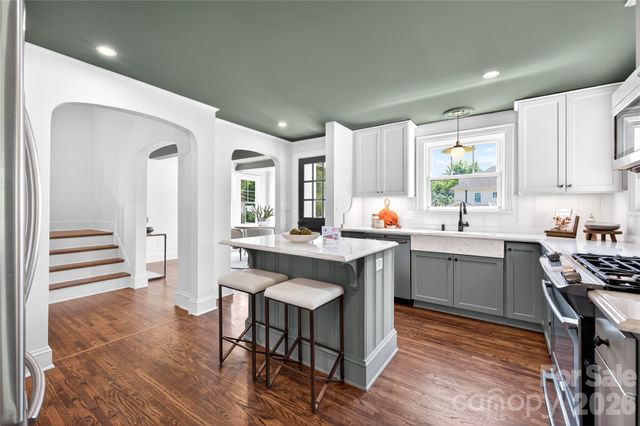 2501 Runnymede Lane, Charlotte, NC 28209