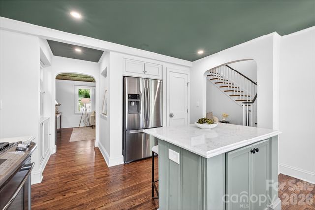2501 Runnymede Lane, Charlotte, NC 28209