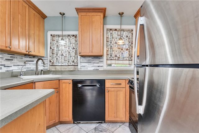 203 Farmington Avenue, Cranston, RI 02920